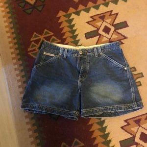 Hydraulic denim shorts